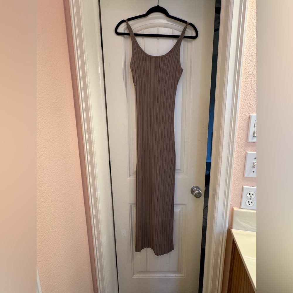DISSH Brown Ribbed Sleeveless Maxi Dress